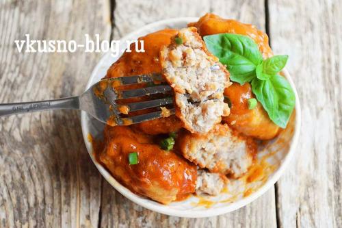 Котлеты из говядины и свинины с подливкой. Ингредиенты: