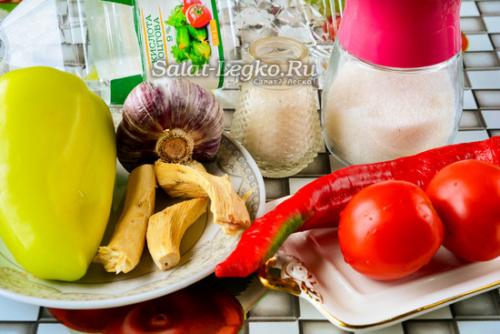 Сырая аджика из помидор и чеснока и хрена на зиму без варки. Аджика с хреном и помидорами на зиму без варки