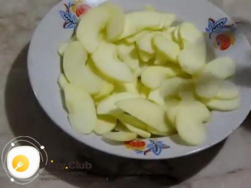 Розочки с яблоками из сдобного теста. Пошаговое приготовление