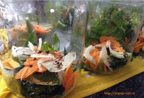 Рецепт хрустящих вкусных соленых огурцов. Сладкие хрустящие маринованные огурцы  на зиму  рецепт на 1 литр