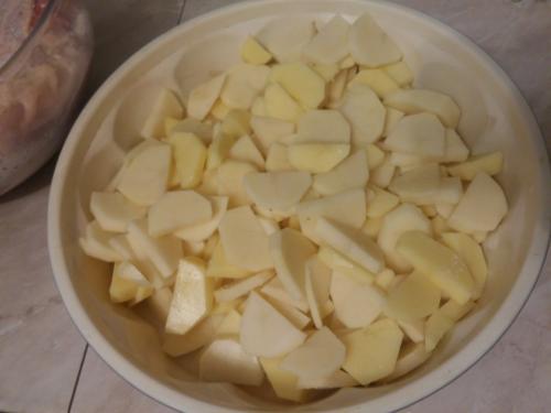 Курица с ананасами и картофелем в духовке. WayDownWeGo › Блог › Ароматная курица с ананасами и картошкой =)