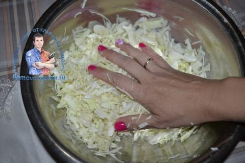 Салат из капусты советский. Салат из капусты как в столовой. Секреты приготовления