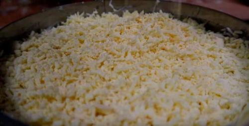 Слои Мимозы по порядку с картошкой и сыром. Слоеная мимоза со сливочным маслом и сыром