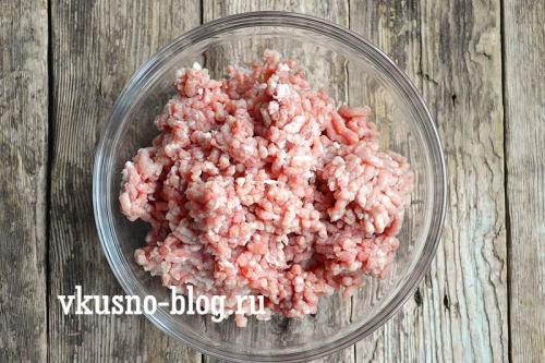 Котлеты из говядины и свинины с подливкой. Ингредиенты: