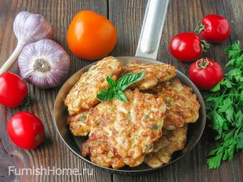 Рубленые куриные котлеты с плавленым сыром. Куриные котлеты с плавленым сыром и зеленью
