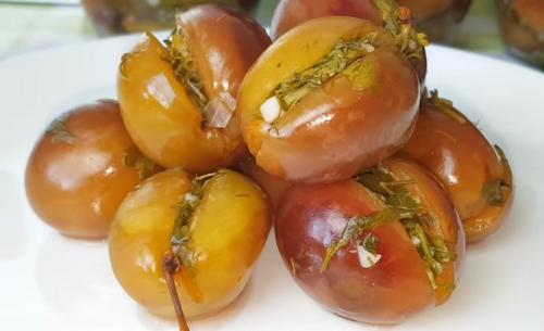 Закуска из слив с чесноком. Маринованные сливы с чесноком и зеленью: оригинальная закуска