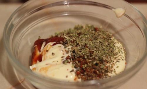 Маринад для курицы с чесноком. Маринад для целой курицы в духовке – медовый, чесночный и другие варианты