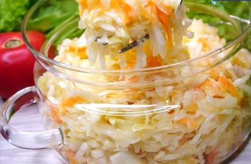 Салат из капусты, как в СССР. Салат из капусты как в советской школьной столовой, есть хитрость!