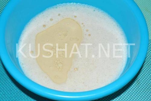 Розочки из слоеного теста с колбасой. Розочки из теста с колбасой – рецепт