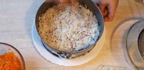 Салат мимоза — пошаговый рецепт с консервой, яйцом и сыром