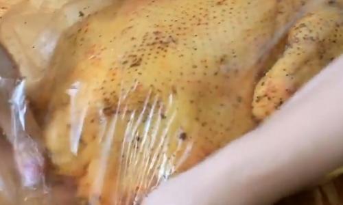 Как вкусно приготовить курицу в духовке с картошкой кусочками. Рецепт курицы, приготовленной целиком с картошкой и черносливом в рукаве