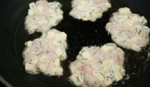 Котлетки из рубленного куриного филе с сыром. Котлеты из куриного филе рубленные с сыром