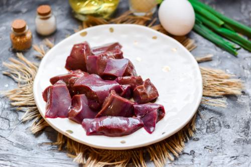 Котлеты из свиной печени с морковью. Печеночные котлеты из свиной печени