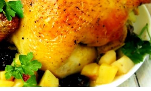 Как вкусно приготовить курицу в духовке кусочками с картошкой в духовке. Рецепт курицы, приготовленной целиком с картошкой и черносливом в рукаве