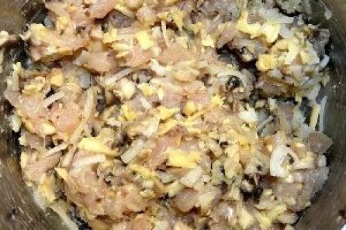 Котлеты из рубленой куриной грудки с сыром и грибами — 5 рецептов с фото пошагово