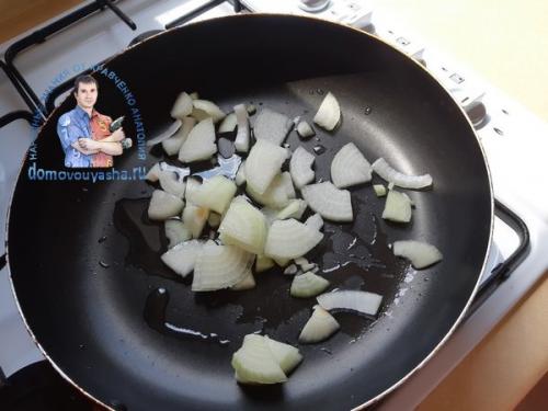 Грибы с баклажанами жареные со сметаной. Жаренные баклажаны в сметане как грибы, с луком и чесноком. Рецепт с пошаговыми фото
