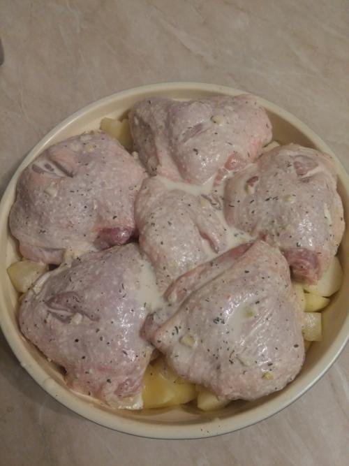 Курица с ананасами и картофелем в духовке. WayDownWeGo › Блог › Ароматная курица с ананасами и картошкой =)