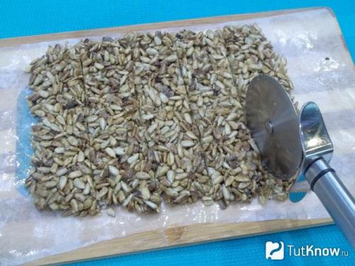 Козинаки из семечек с медом рецепт. Козинаки из семечек и меда