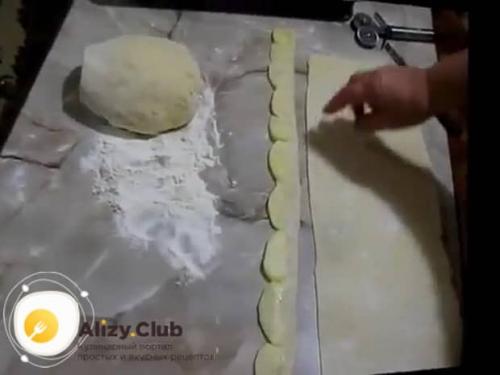 Розочки с яблоками из сдобного теста. Пошаговое приготовление