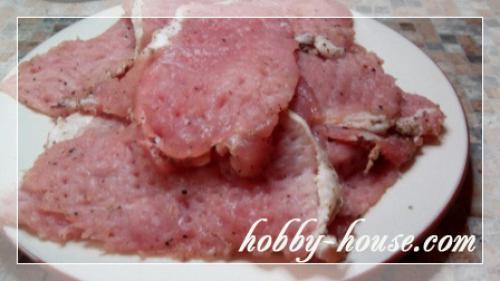 Свиные рулетики с черносливом курагой и грецкими орехами. Как приготовить рулетики из свиных отбивных