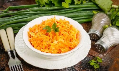 Готовим салат с морковью, сыром, чесноком и майонезом