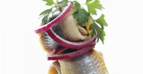 Вкусный маринованный лук к селедке. Как замариновать лук для селедки. Рецепты, способы, советы