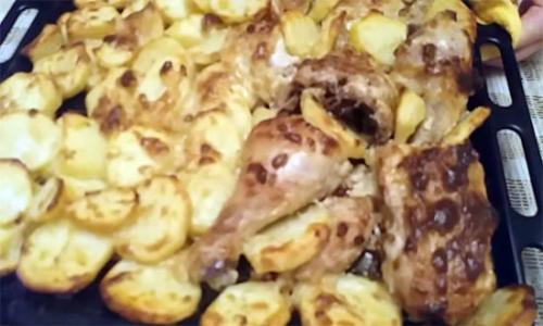 Курица с картошкой в духовке с майонезом и чесноком
