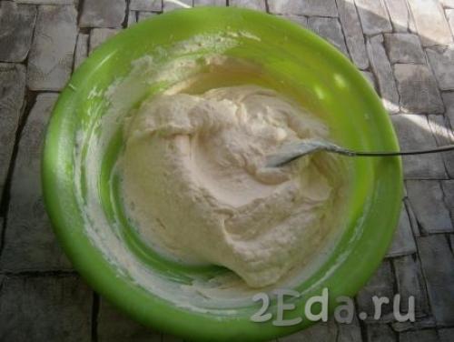 Творожно масляный крем со сгущенкой для торта рецепт. Творожный крем со сгущенкой и маслом