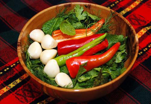 Соус ткемали из слив рецепт на зиму. Ткемали из алычи классический