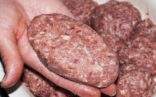 Котлеты из свинины и говядины калорийность. Сколько калорий в котлете из свинины и говядины?