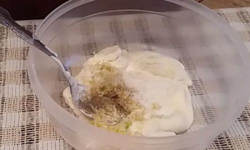 Курица с картошкой в духовке с майонезом и чесноком