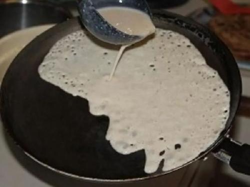 Блины на молоке и кефире с кипятком. Заварные блины на молоке и кипятке: