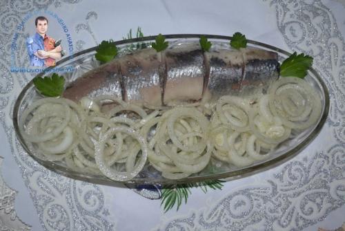 Как замариновать лук для соленой селедки с уксусом