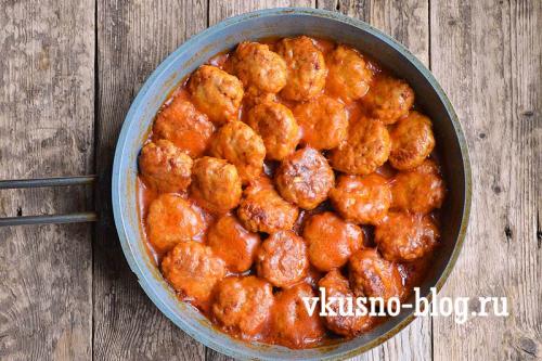 Котлеты из говядины и свинины с подливкой. Ингредиенты: