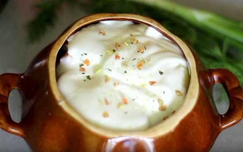 Курица кусочками в духовке с картошкой. Курица в духовке с картошкой, грибами и овощами, в горшочках