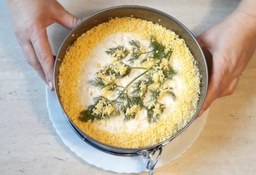 Салат мимоза — пошаговый рецепт с консервой, яйцом и сыром