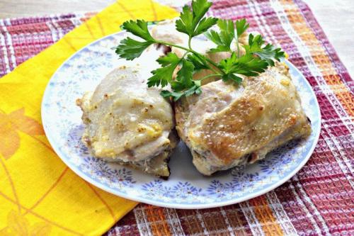 Приготовить курицу в духовке кусочками с майонезом. Как приготовить курицу кусочками в майонезе в духовке