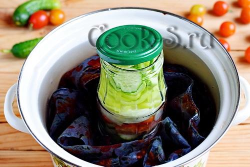 Салат слоями на зиму из овощей (огурец, помидор, перец, лук)