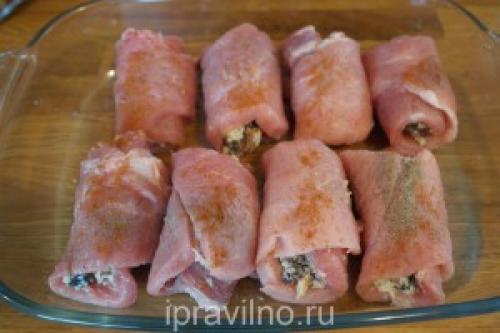 Мясные рулетики с черносливом и грецкими орехами. Рулетики из свиного шницеля с черносливом и орехами: рецепт с пошаговыми фото
