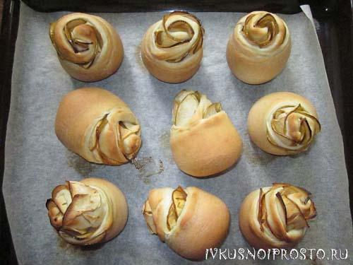 Розочки из дрожжевого теста с яблоком. Розочки из теста с яблоками