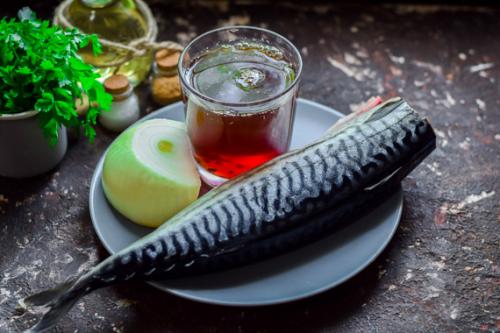 Скумбрия пряного посола с чаем. Скумбрия в чайной заварке