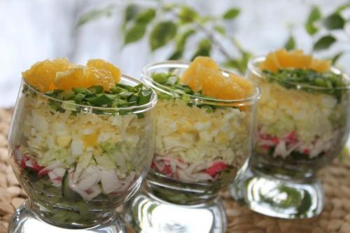 Крабовый салат без риса с пекинской капустой. Нежный салат с пекинской капустой и крабовыми палочками