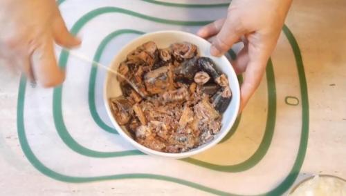 Салат мимоза — пошаговый рецепт с консервой, яйцом и сыром