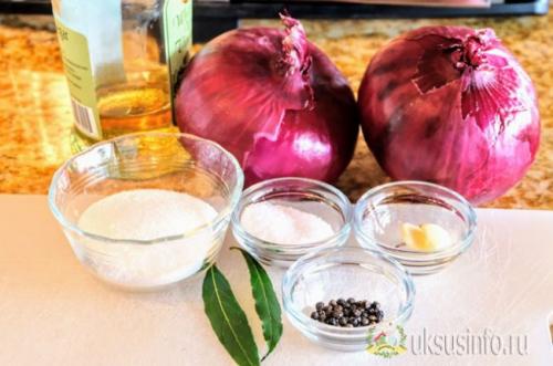 Красный маринованный лук к селедке. Особенности приготовления