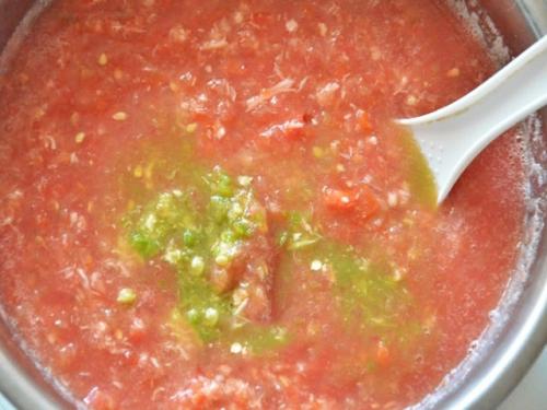 Хреновина рецепт приготовления из помидор на зиму без варки с хреном и. Хреновая закуска из помидоров с хреном и чесноком на зиму