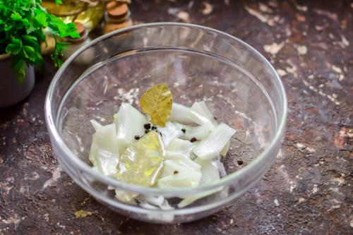 Скумбрия пряного посола с чаем. Скумбрия в чайной заварке