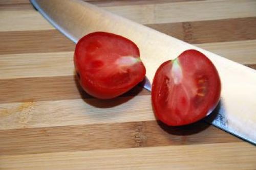 Квашеные помидоры в ведре. Ингредиенты (2 3-х литровые банки)