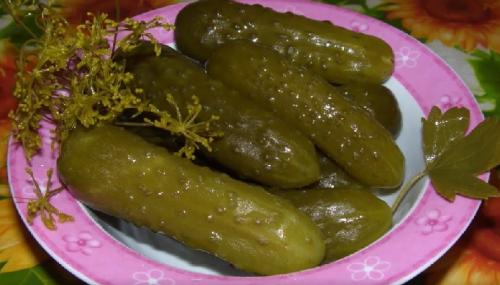 Рецепт соленых огурцов на зиму в 3 литровых банках хрустящие. Хрустящие соленые огурцы холодным способом. Рецепт на 3 литровую банку