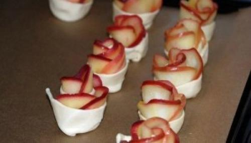 Рецепт розочки из слоеного теста с яблоками. Розочки из слоеного теста с яблоками — шикарная выпечка к чаю!