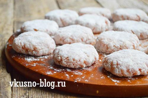 Котлеты из говядины и свинины с подливкой. Ингредиенты: